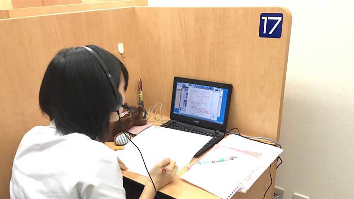 諏訪神社前校 東大生や九大生など全国の難関大学の現役生から直接指導を受けられます。