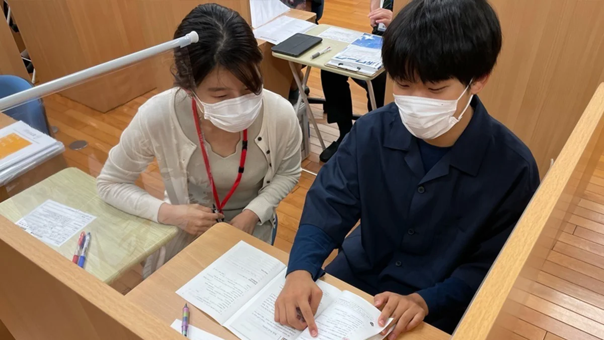 お花茶屋校 「解説」⇔「演習」でわかるだけでなく、「自分で解く力」も身につけます。