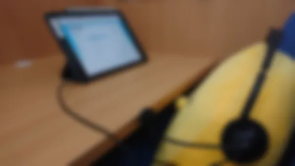 南砂校 スーパー講師大学受験映像講座ブースでは基礎内容から難関大受験まで自分のペースで学習できます。