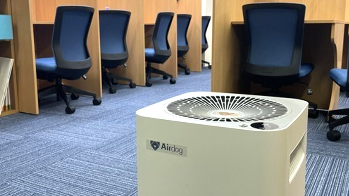 江戸川区役所前校 新型コロナウイルス対策をしています
（高機能空気清浄機 完備）