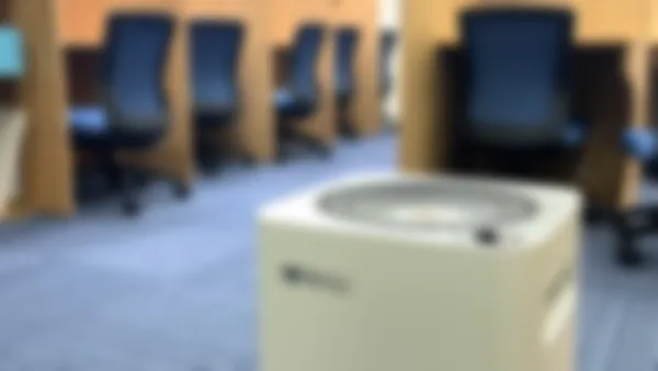 江戸川区役所前校 新型コロナウイルス対策をしています
(高機能空気清浄機 完備)