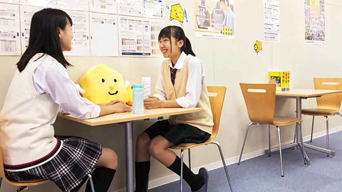 亀戸校 勉強の合い間に休憩できるフリースペースをご用意しました。