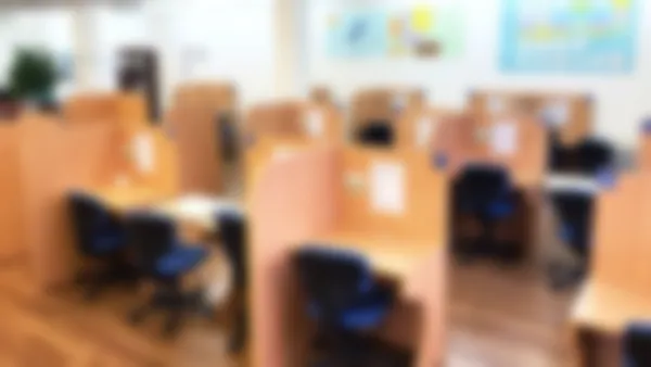 松茂校 広い教室でストレスフリーな授業環境