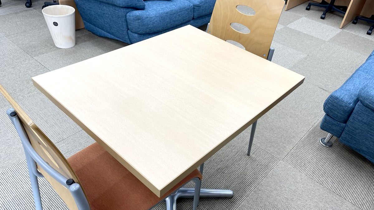 小松島校 勉強の合い間に休憩できるフリースペースをご用意しました。