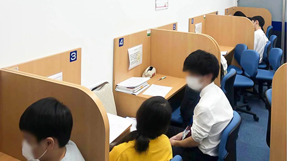 城東校 「解説」⇔「演習」でわかるだけでなく、「自分で解く力」も身につけます。