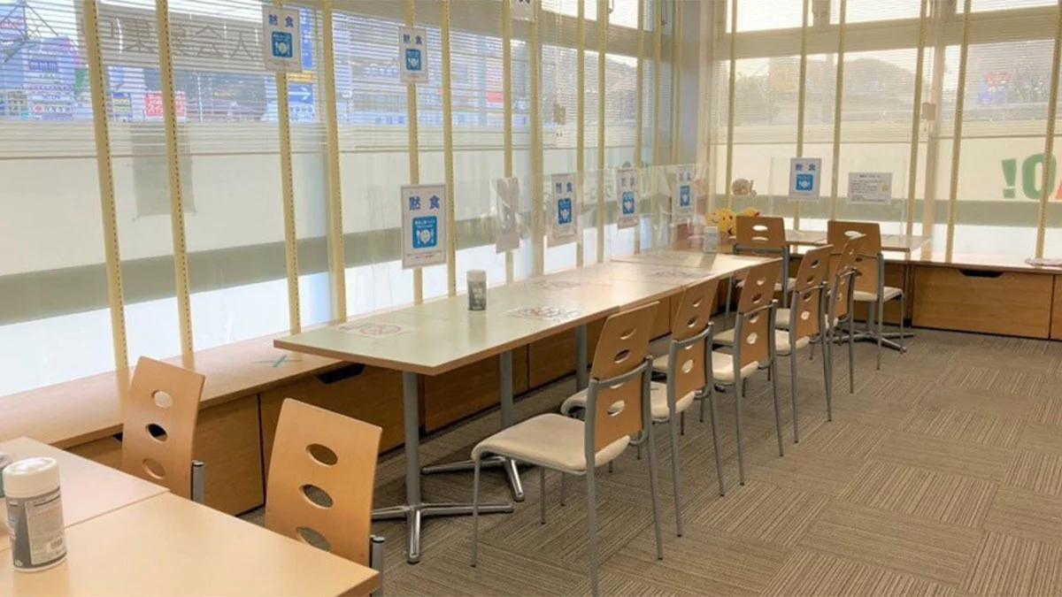 阿南校 勉強の合い間に休憩できるフリースペースをご用意しました。