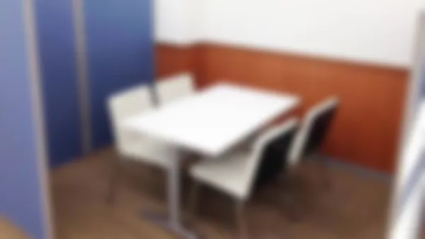 阿南校 保護者とも生徒とも使用する面談スペース