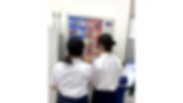 学園通り校 勉強の合い間に休憩できるフリースペースをご用意しました。フリードリンクも完備しています!