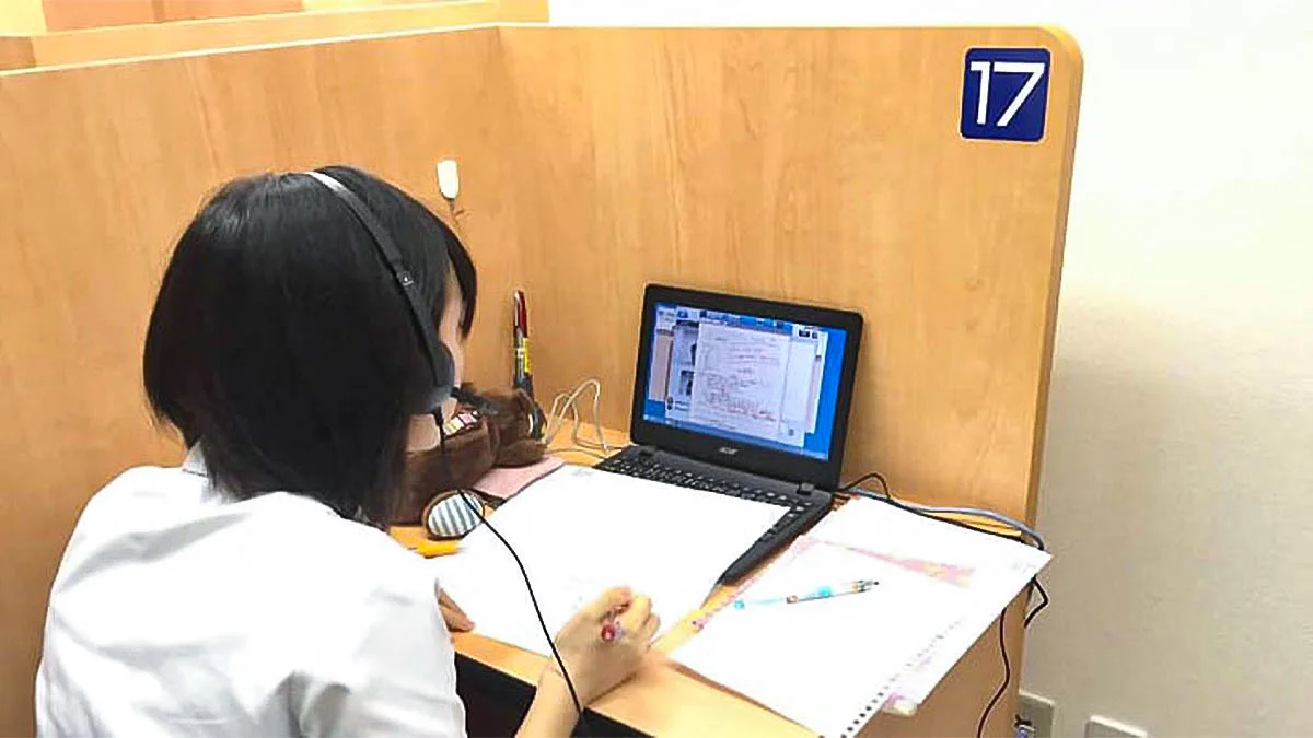 松江春日校 全国の難関大学・自分の志望大学の現役生から直接指導を受けられます。