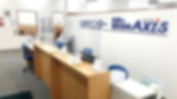 福島校 お出迎え・お見送りを徹底し、お子さまの安全な通塾をサポートいたします。