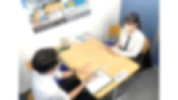 福島校 生徒一人ひとりとの学習面談を大切にしています。具体的な学習方法や、やる気を高めるアドバイスをしています。