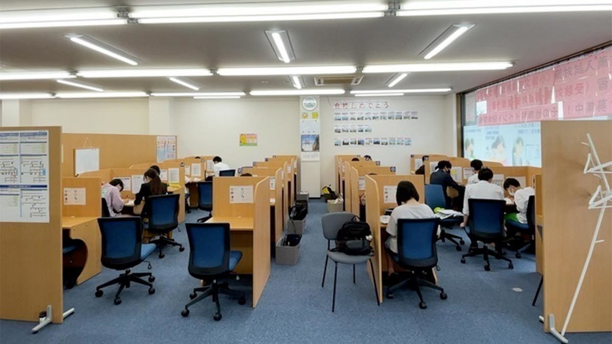 鯖江駅前校 「解説」⇔「演習」でわかるだけでなく、「自分で解く力」も身につけます。