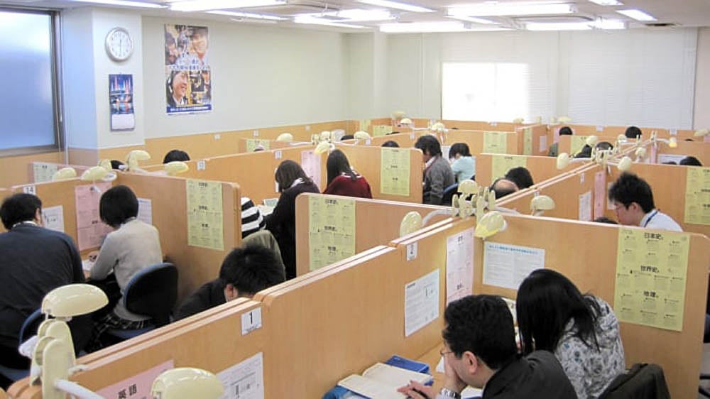 宇都宮校（高校部） 「解説」⇔「演習」でわかるだけでなく、「自分で解く力」も身につけます。