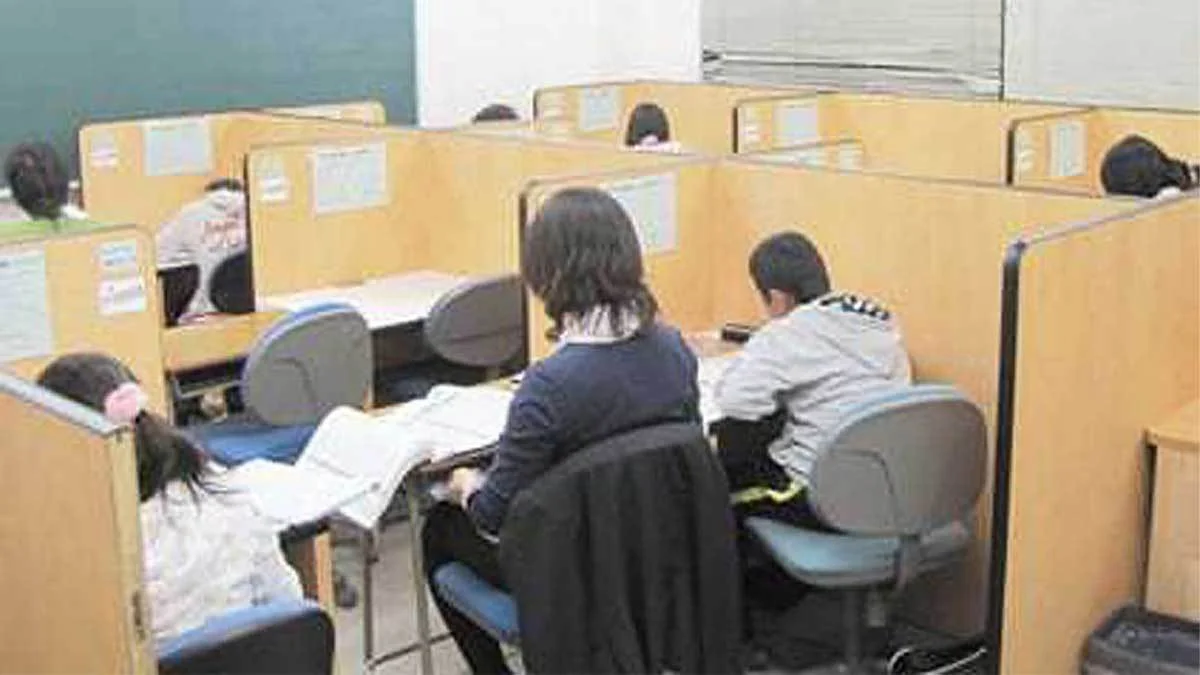 小山駅東校 「解説」⇔「演習」でわかるだけでなく、「自分で解く力」も身につけます。