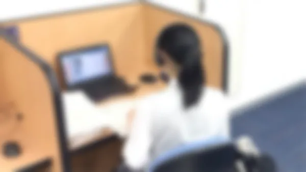 栃木校 スーパー講師大学受験映像講座ブースでは基礎内容から難関大受験まで自分のペースで学習できます。