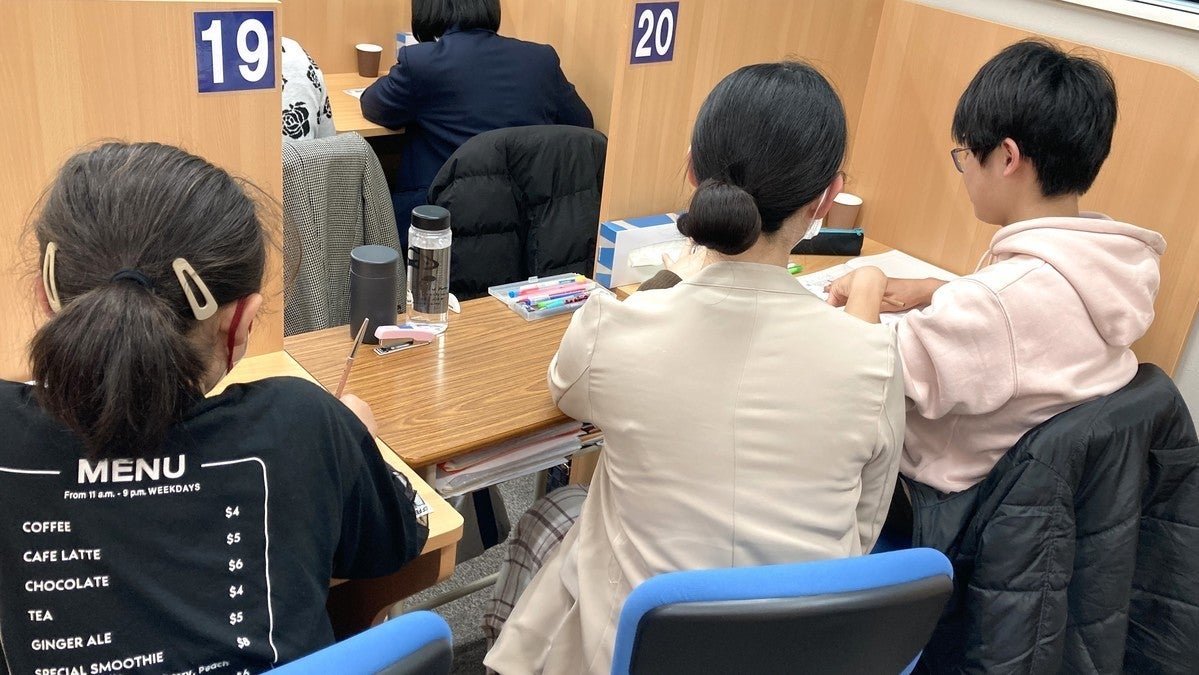 西那須野校 先生は生徒のすぐそばで、丁寧に指導をいたします