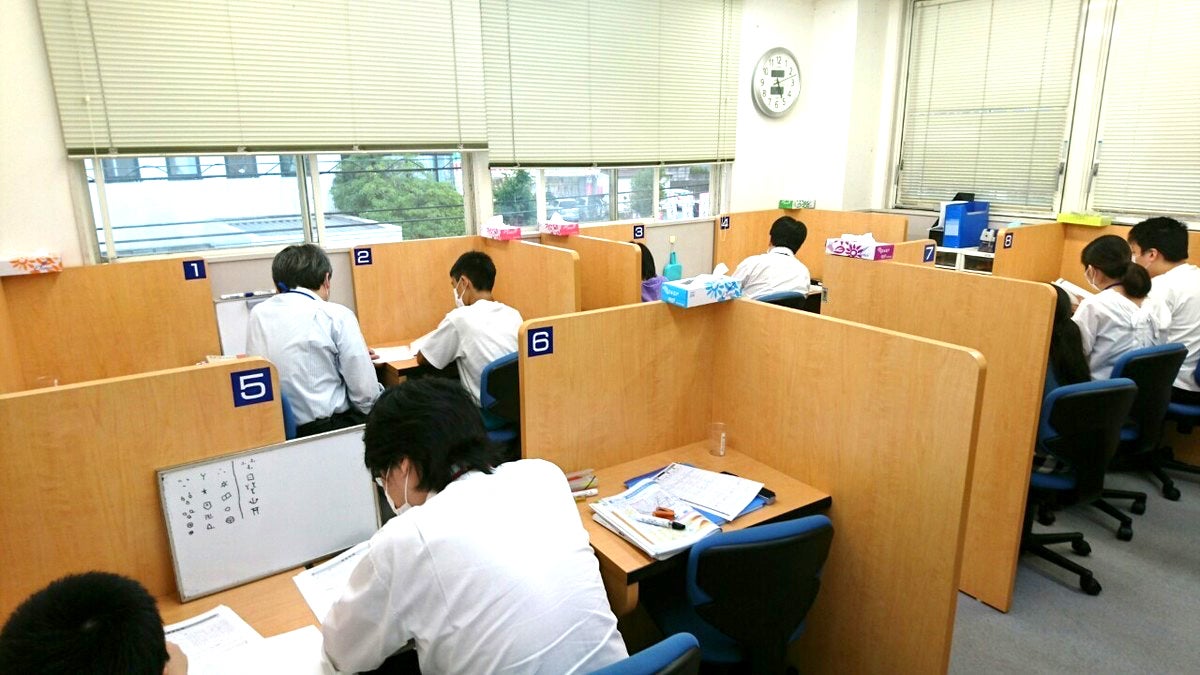 鹿沼校 「解説」⇔「演習」でわかるだけでなく、「自分で解く力」も身につけます。