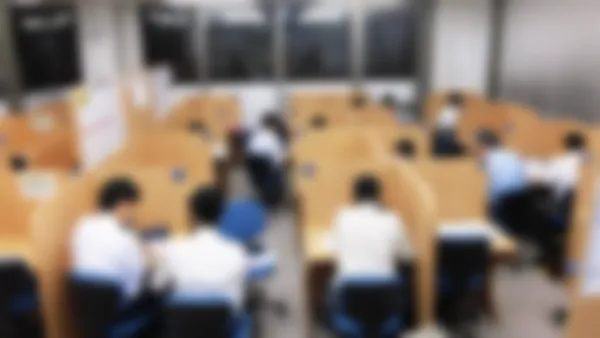 富山駅北校 「解説」⇔「演習」を交互に繰り返し、理解するだけでなく自分で考える力も養います。