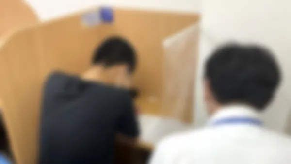 赤田校 「解説」⇔「演習」を交互に繰り返し、理解するだけでなく自分で考える力も養います。