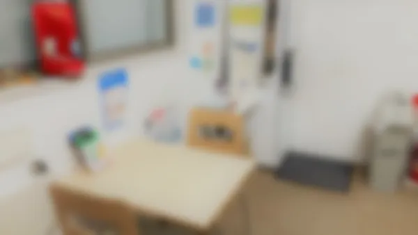 速星校 勉強の合い間に休憩できるフリースペースをご用意しました。フリードリンクもあります。