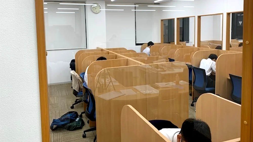 西大寺校 真剣に、かつ集中して自習できます