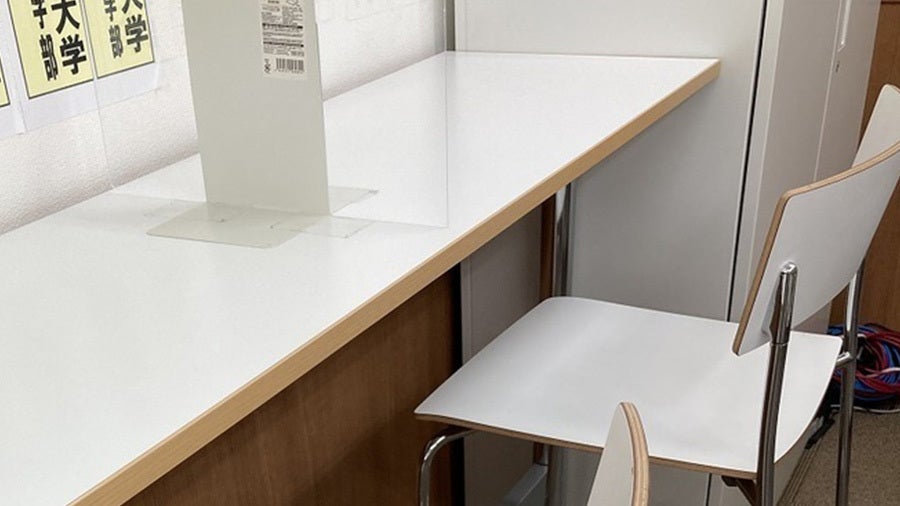 王寺校 勉強の合い間に休憩できるフリースペースをご用意しました。