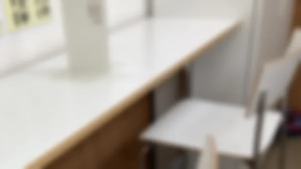 王寺校 勉強の合い間に休憩できるフリースペースをご用意しました。