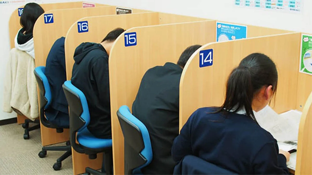 五位堂駅前校 時間を忘れて勉強してしまう「自習ブース」