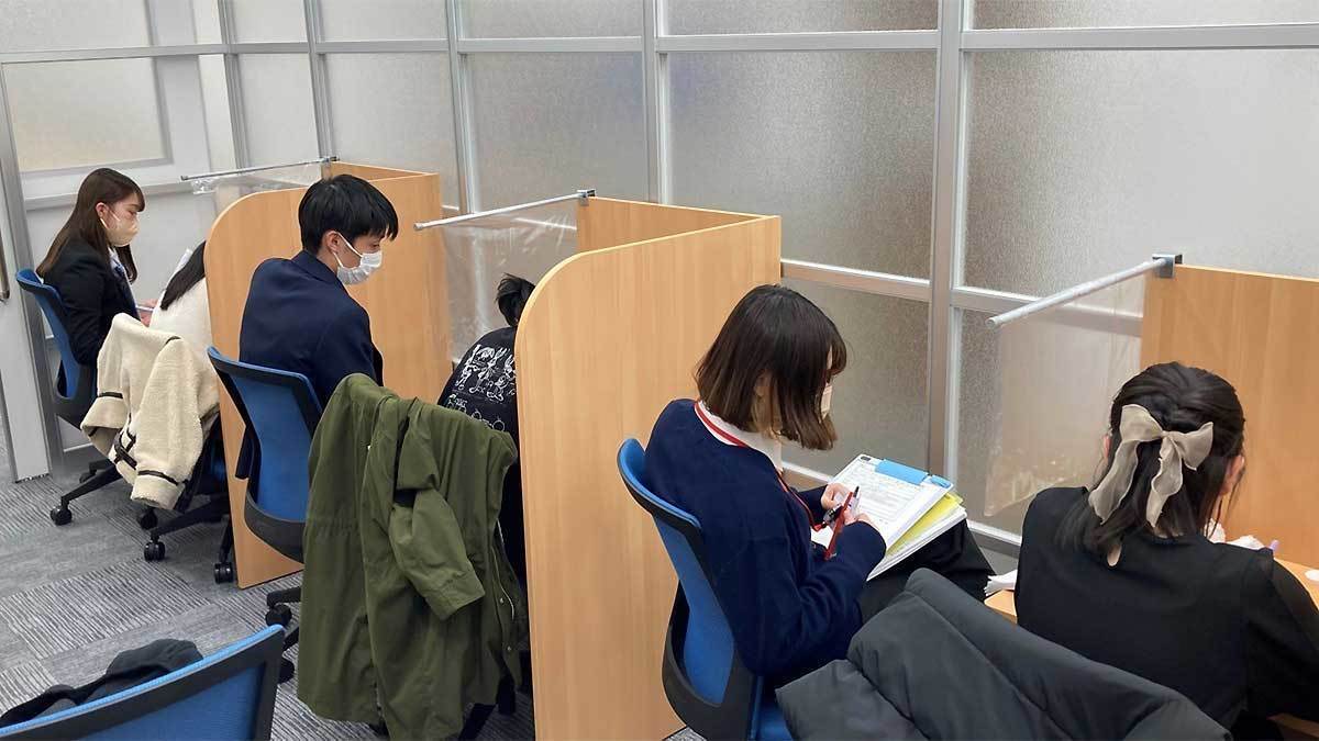 三宮校【難関受験専門館】 授業が始まると教室は活気に溢れます