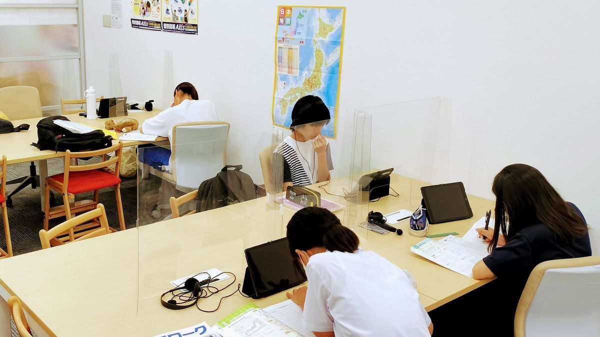 三宮校【難関受験専門館】 真剣に、かつ集中して自習できます