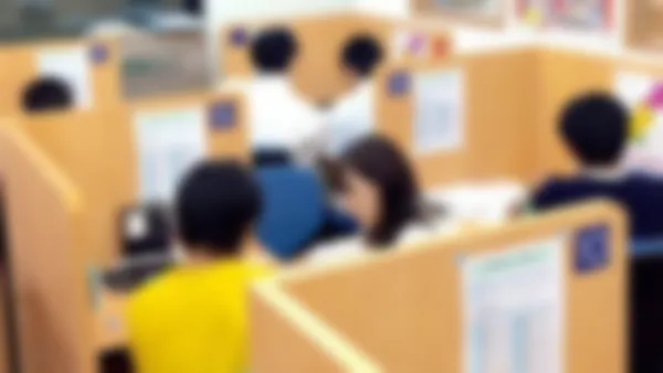 鳴尾校 個人別のカリキュラムに基づき「解説」⇔「演習」でわかるだけでなく、「自分で解く力」も身につけます。