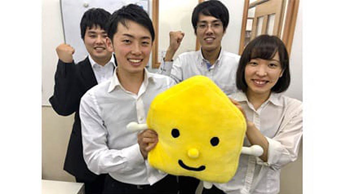 阪神西宮校 明るく・元気なスタッフ達です。