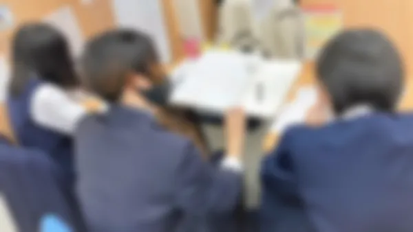 愛宕校 「解説」⇔「演習」でわかるだけでなく、「自分で解く力」も身につけます。