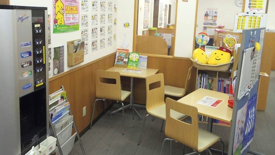 愛宕校 勉強の合い間に休憩できるフリースペースをご用意しました。