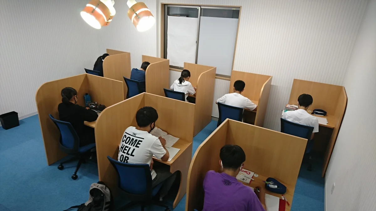 新門司校 自習専用室を設置しています
