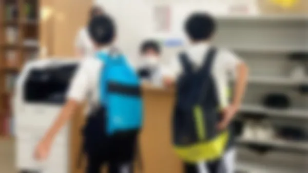 飯倉校 「こんにちは」の挨拶が飛び交います