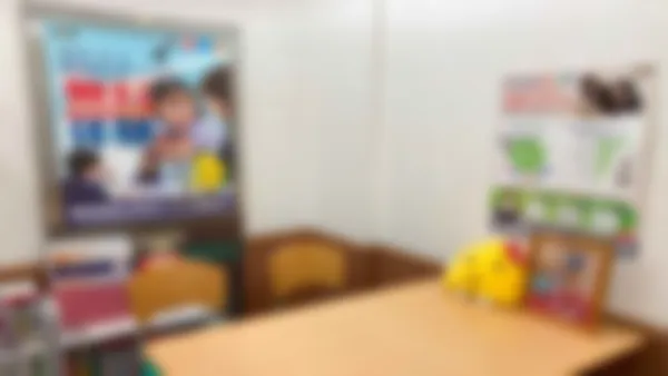 海南校 こちらの応接ブースで学習相談をさせて頂きます。