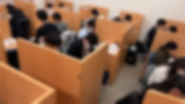 紀ノ川北校 授業は真剣そのもの。「解説」⇔「演習」でみるみる実力UP!