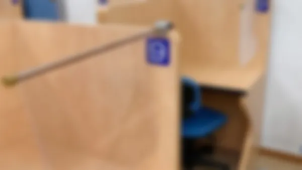 楠見校 質の高い指導と授業後の演習で、確実に実力アップを図ります! 感染防止対策も万全です。