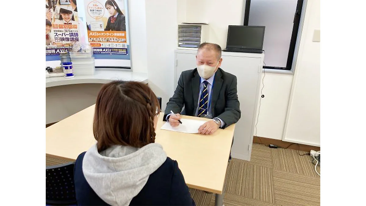 貴志川校 定期的に懇談や学習相談を行います。