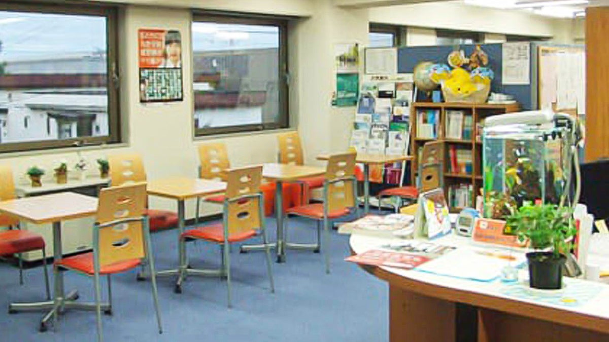 月寒中央校 開放感のあるフリースペース