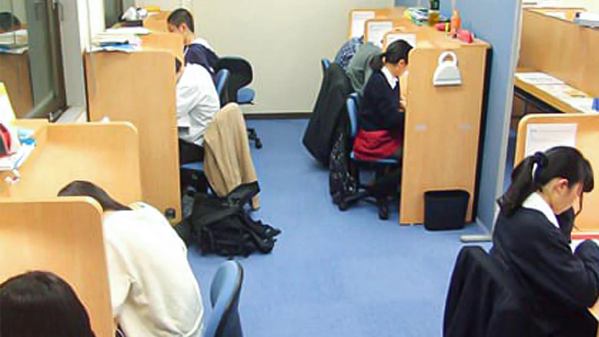 月寒中央校 集中できる学習空間　自習室