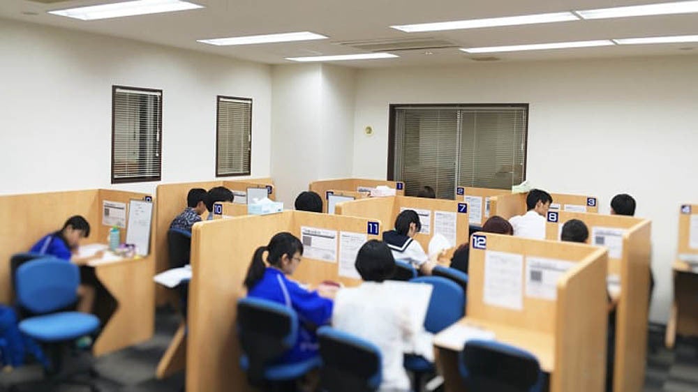 平岸校 効率性重視の80分間の個別指導