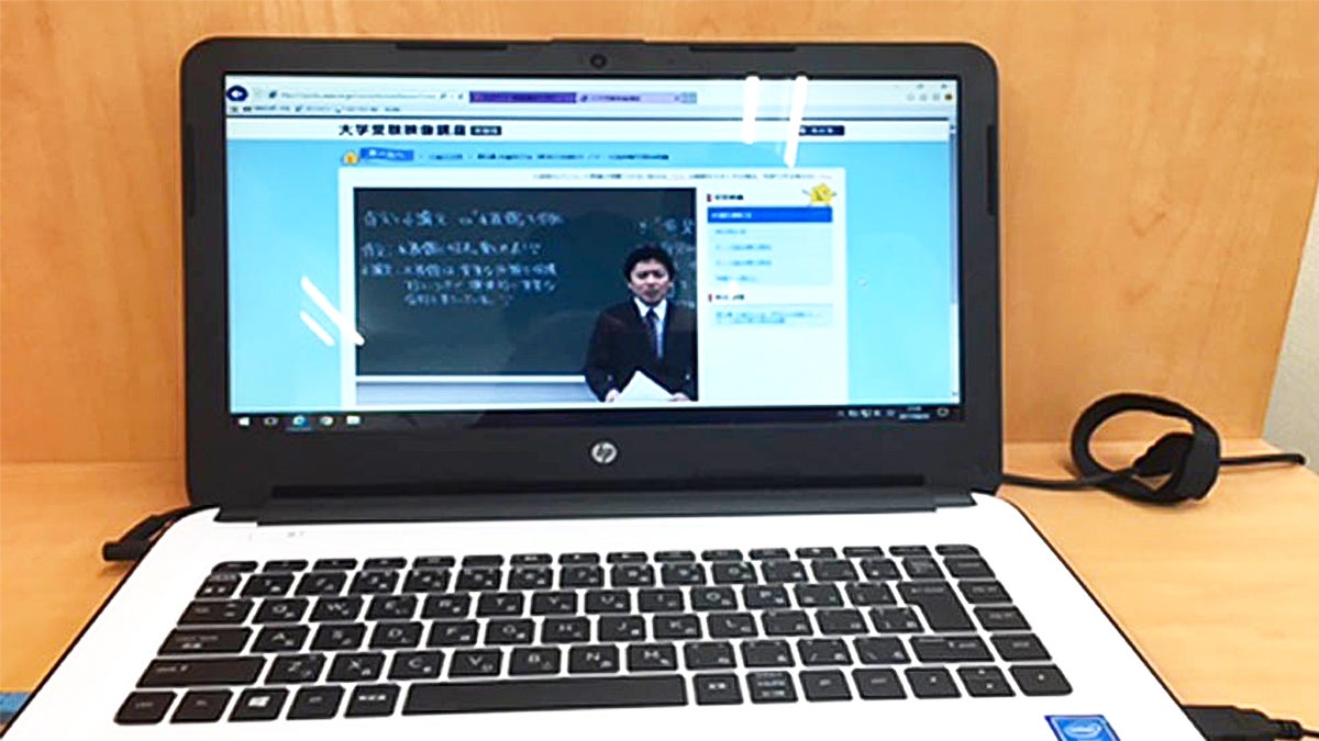 琴似校 スーパー講師大学受験映像講座ブースでは自分のペースで学習できます。