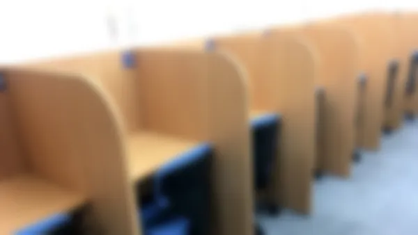 円山校 自習ブース完備!いつでも自由に使えます!