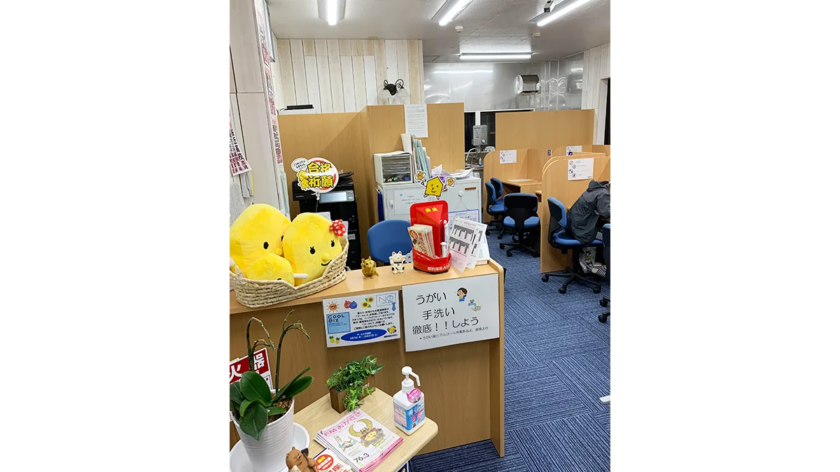 岡崎駅東校 スーパー講師大学受験映像講座ブースでは基礎内容から難関大受験まで自分のペースで学習できます。