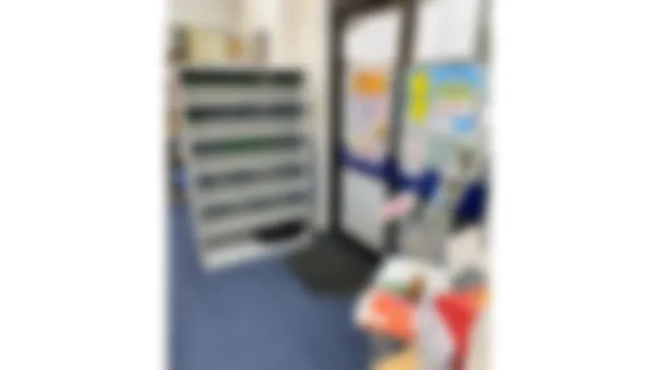 岡崎駅東校 お出迎え・お見送りを徹底し、お子さまの安全な通塾をサポートいたします。