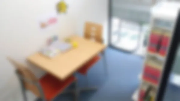 井草校 勉強の合い間に休憩できるフリースペースをご用意しました。