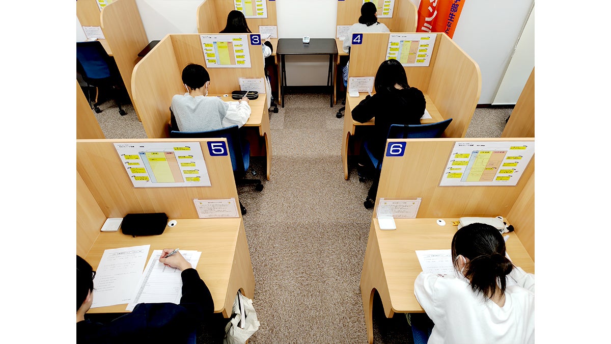 府中校 月１回の定着度測定テストに取り組んでいます。