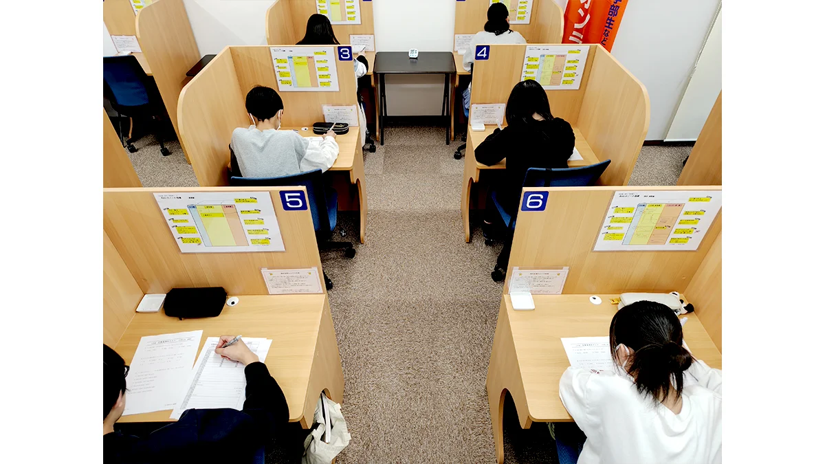 府中校 月１回の定着度測定テストに取り組んでいます。